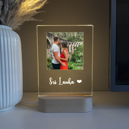 Lampa s Vaší fotkou a gravírovaným 3D textem